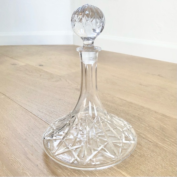 Vintage 11" Crystal Cut Wine / Port / Brandy / Whiskey Decanter - Picture 1 of 6